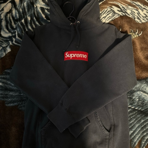 Supreme FW16 Navy Box Logo Hoodie - Picture 1 of 4